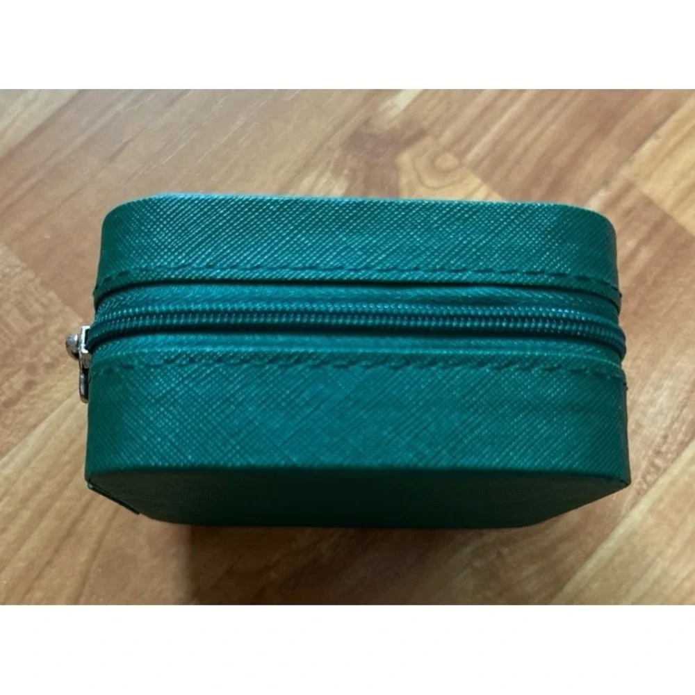 TRAVEL JEWELLERY BOX-IN GREEN FAUX LEATHER- New !